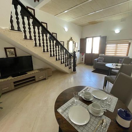 Bed and Breakfast Alina Boutique Living Victoria Exterior foto